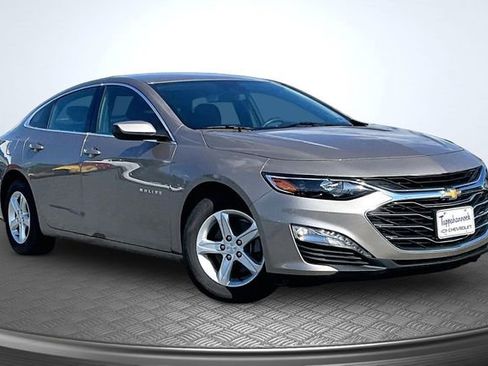 Used 2024 Chevrolet Malibu LT FWD image 3