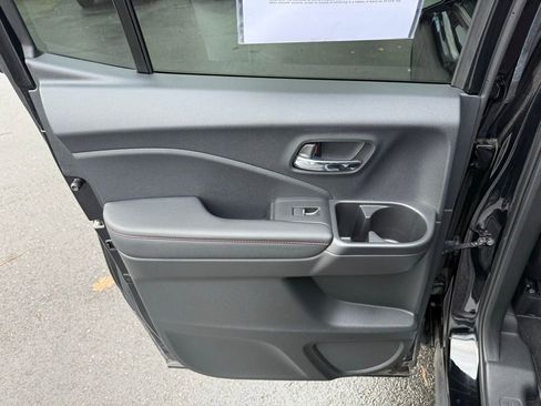 Certified 2025 Honda Ridgeline Black Edition image 15