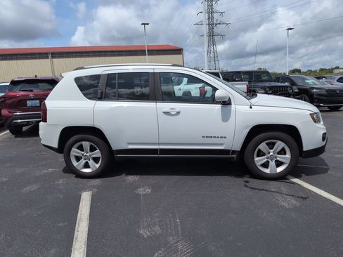 Used 2016 Jeep Compass Latitude AWD/4WD image 6