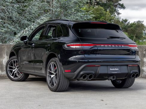 Certified 2022 Porsche Macan S AWD/4WD image 3