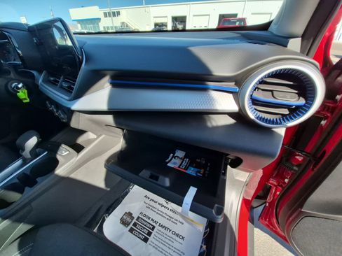 New 2026 Chevrolet Trax LS w/ LS Convenience Package FWD image 39