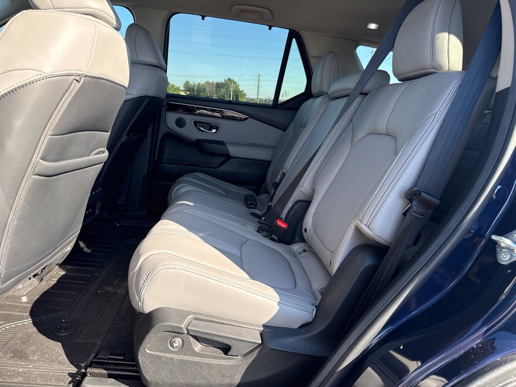 Used 2025 Honda Pilot EX-L image 9