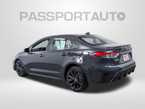 Used 2024 Toyota Corolla SE image 3