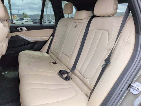 Used 2022 BMW X5 xDrive40i w/ Premium Package AWD/4WD image 30