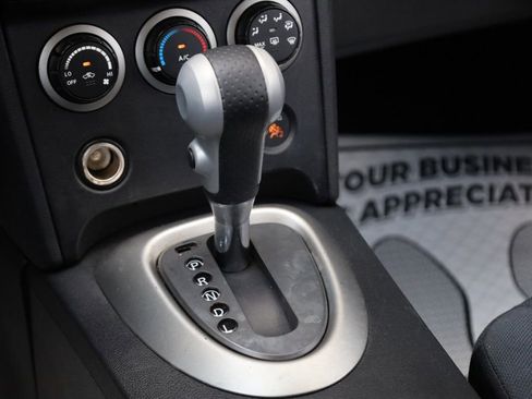 Used 2011 Nissan Rogue S image 29