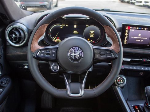 New 2025 Alfa Romeo Tonale image 14