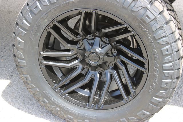 Used 2024 GMC Sierra 2500 AT4 w/ AT4 Premium Plus Package AWD/4WD image 17