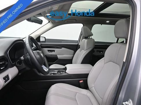 Used 2025 Honda Pilot Touring image 15