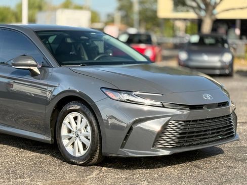 Used 2025 Toyota Camry LE image 15