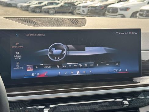 Used 2025 BMW X5 xDrive40i w/ Premium Package image 29