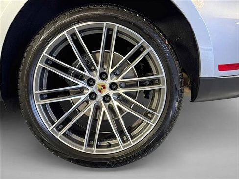 Certified 2026 Porsche Macan AWD/4WD image 25