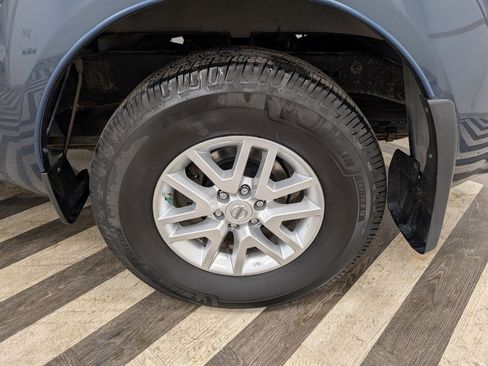 Used 2017 Nissan Frontier SV image 18