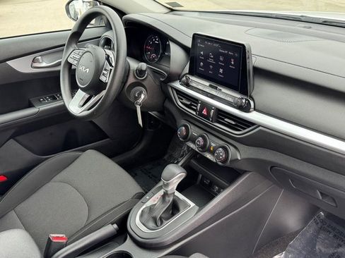 Used 2024 Kia Forte LXS w/ LXS Technology Package image 9