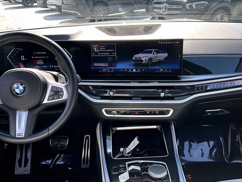 Used 2024 BMW X5 sDrive40i w/ M Sport Package image 7