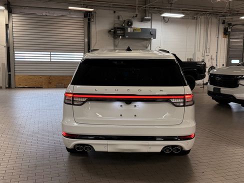 Used 2025 Lincoln Aviator Reserve w/ Jet Appearance Package image 7