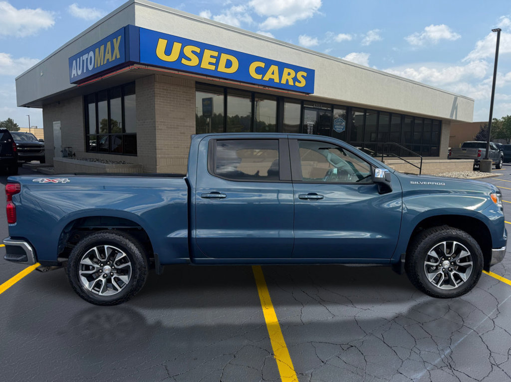 Used 2024 Chevrolet Silverado 1500 LT AWD/4WD image 2