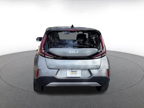 Used 2025 Kia Soul LX w/ LX Technology Package FWD image 12