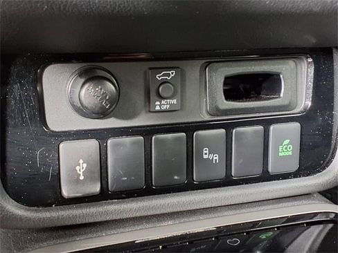 Used 2022 Mitsubishi Outlander LE image 25