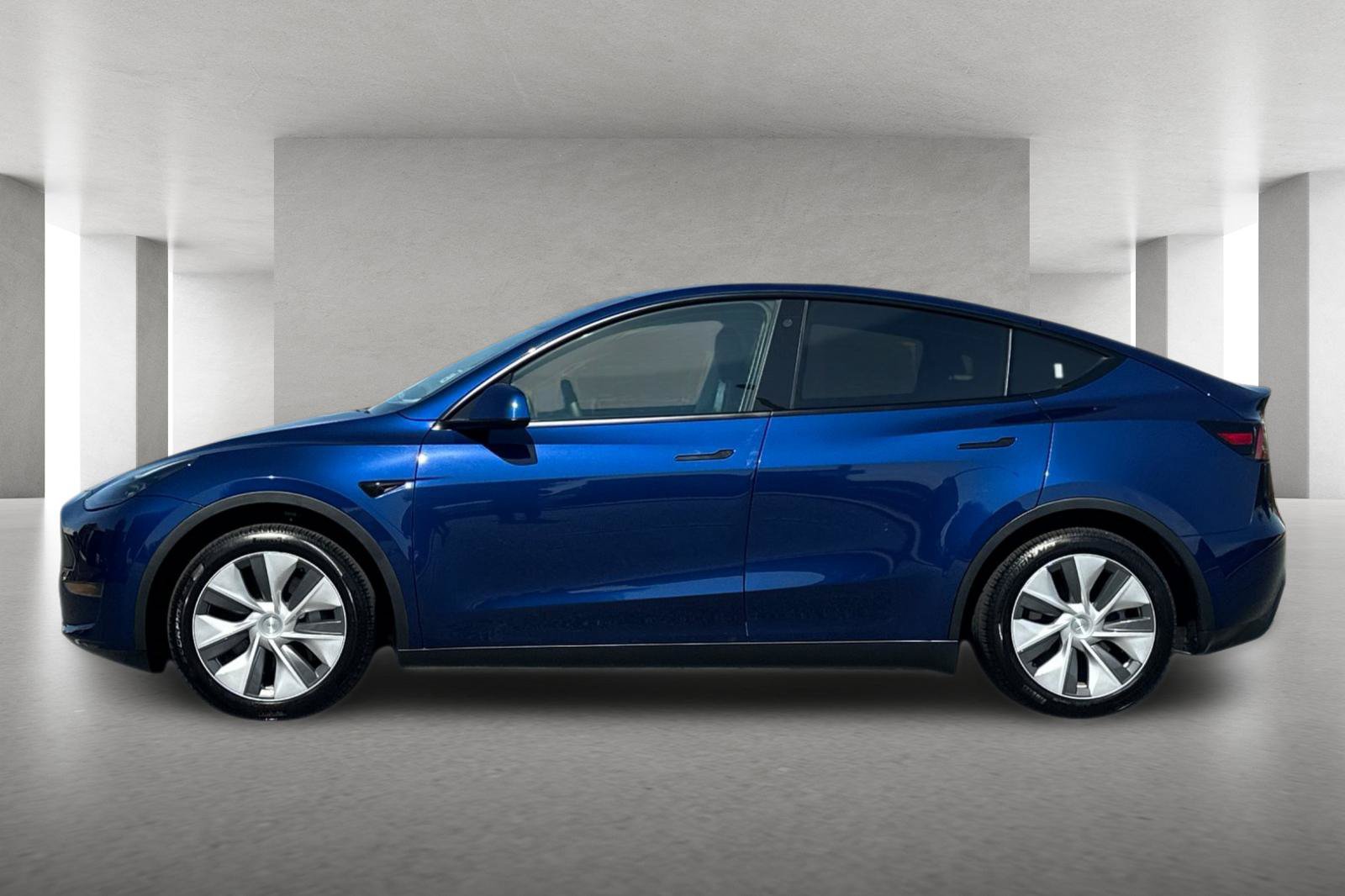 Used 2023 Tesla Model Y Long Range AWD/4WD image 7