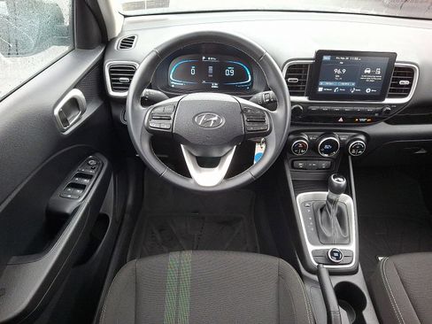 Certified 2023 Hyundai Venue SEL image 11