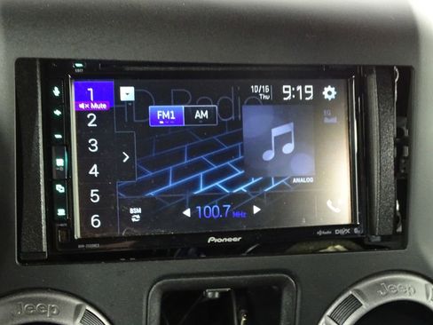 Used 2017 Jeep Wrangler Unlimited Sport w/ Connectivity Group image 28