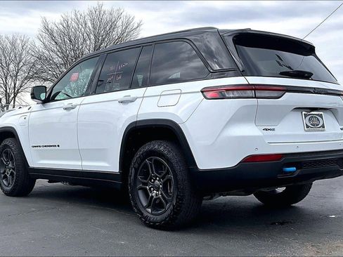 Used 2024 Jeep Grand Cherokee Trailhawk image 5