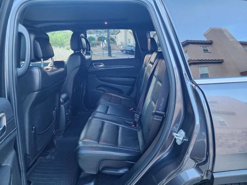 Used 2016 Jeep Grand Cherokee Limited w/ Luxury Group II image 22