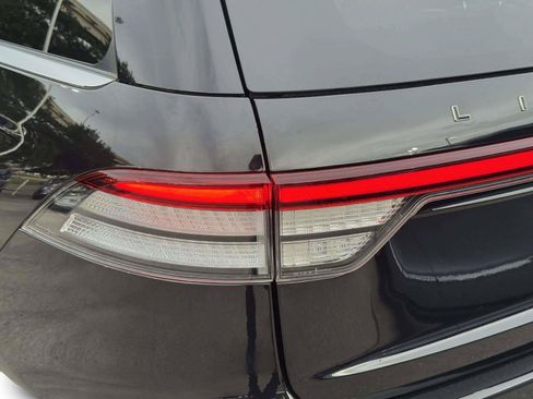 Used 2025 Lincoln Aviator Black Label AWD/4WD image 16
