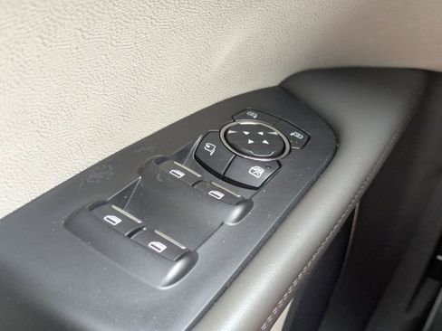 Used 2019 Lincoln Nautilus Reserve image 27