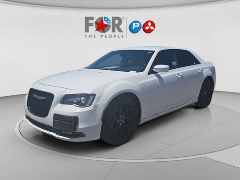 Used 2020 Chrysler 300 S RWD image 1