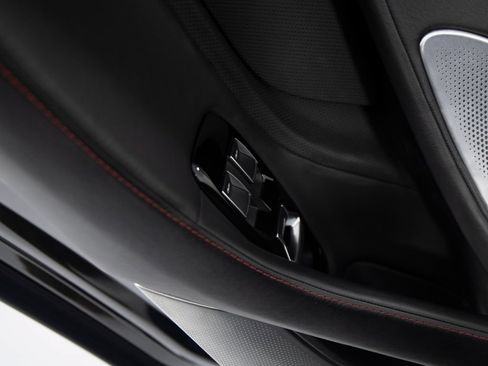 Used 2023 McLaren GT RWD image 13