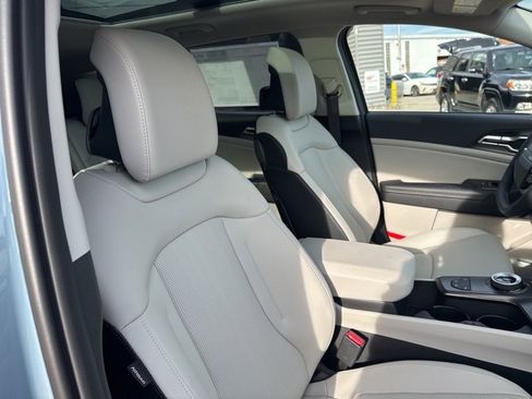 New 2026 Kia Sportage EX w/ EX Panoramic Sunroof Package image 16