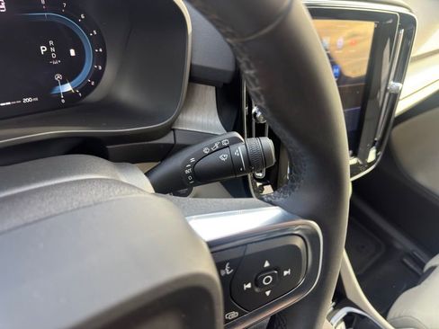 Used 2023 Volvo XC40 B5 Plus w/ Driver Assist Package AWD/4WD image 27