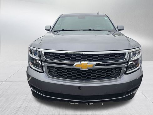 Used 2018 Chevrolet Suburban LT w/ Luxury Package AWD/4WD image 2