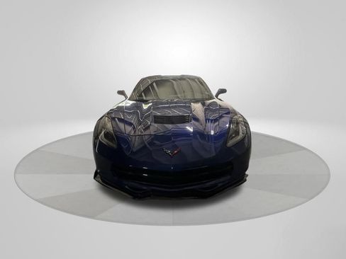 Used 2018 Chevrolet Corvette Stingray Coupe w/ Carbon Flash Badge Package RWD image 2