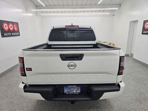 Used 2022 Nissan Frontier SV RWD image 5