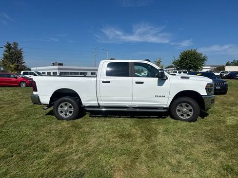 Used 2026 RAM 2500 Big Horn AWD/4WD image 4