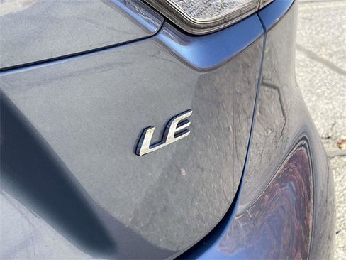 Used 2022 Toyota Corolla LE image 12