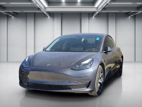 Used 2023 Tesla Model 3 Standard Range RWD image 3