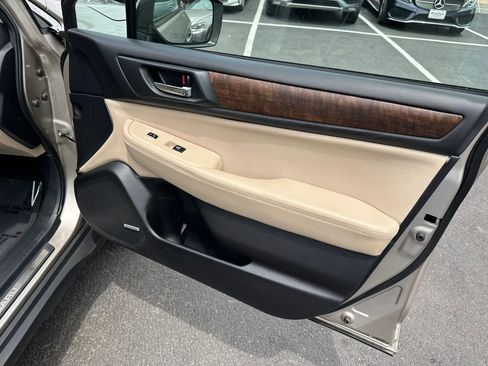Used 2016 Subaru Outback 2.5i Limited AWD/4WD image 15