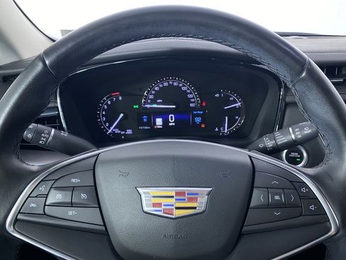 Certified 2018 Cadillac XT5 Premium Luxury image 3