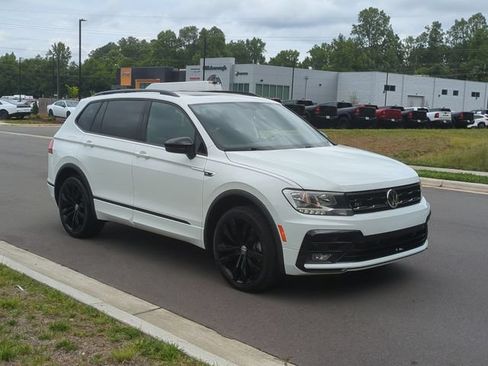 Used 2021 Volkswagen Tiguan SE AWD/4WD image 15