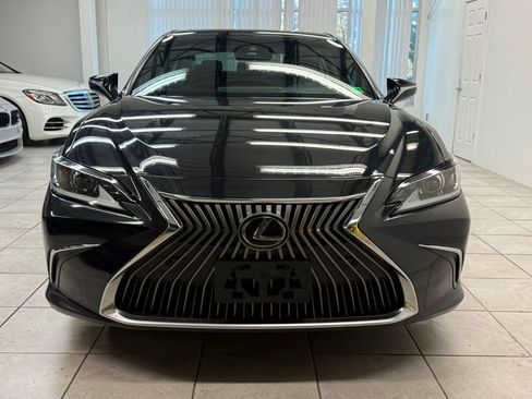 Used 2021 Lexus ES 250 w/ Premium Package image 2