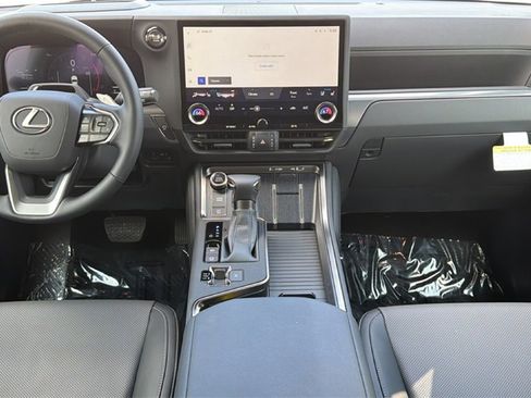 Used 2026 Lexus GX 550 w/ Cold Area Package image 36