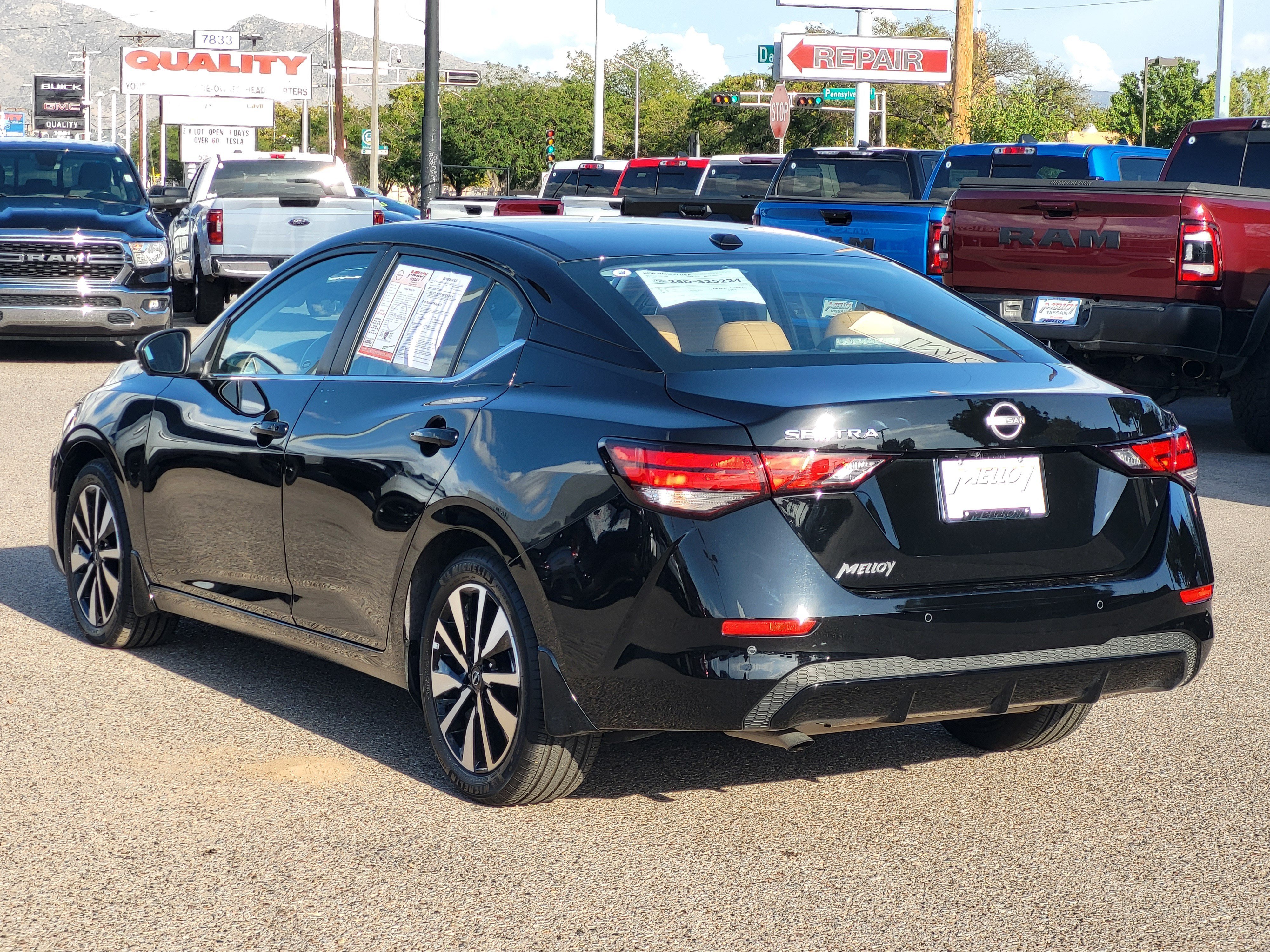 Used 2025 Nissan Sentra SV w/ SV Premium Package FWD image 5