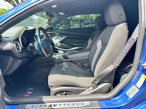 Used 2019 Chevrolet Camaro LT RWD image 9