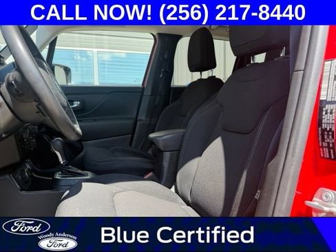 Used 2023 Jeep Renegade Altitude AWD/4WD image 9