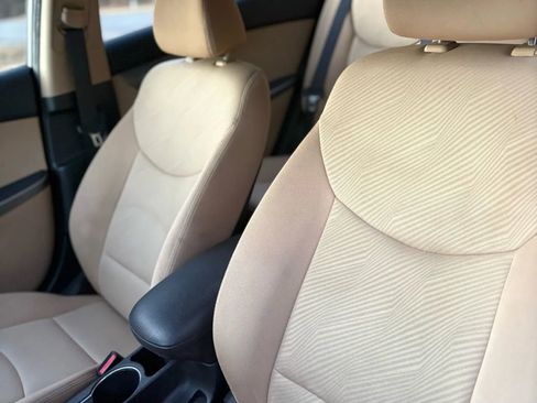Used 2013 Hyundai Elantra GLS image 5