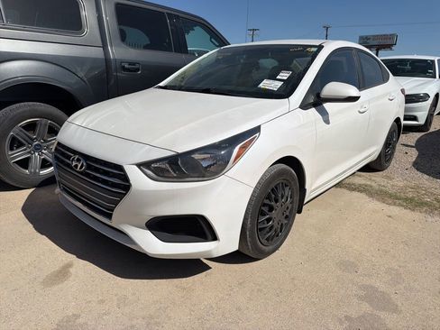 Used 2019 Hyundai Accent SE image 1