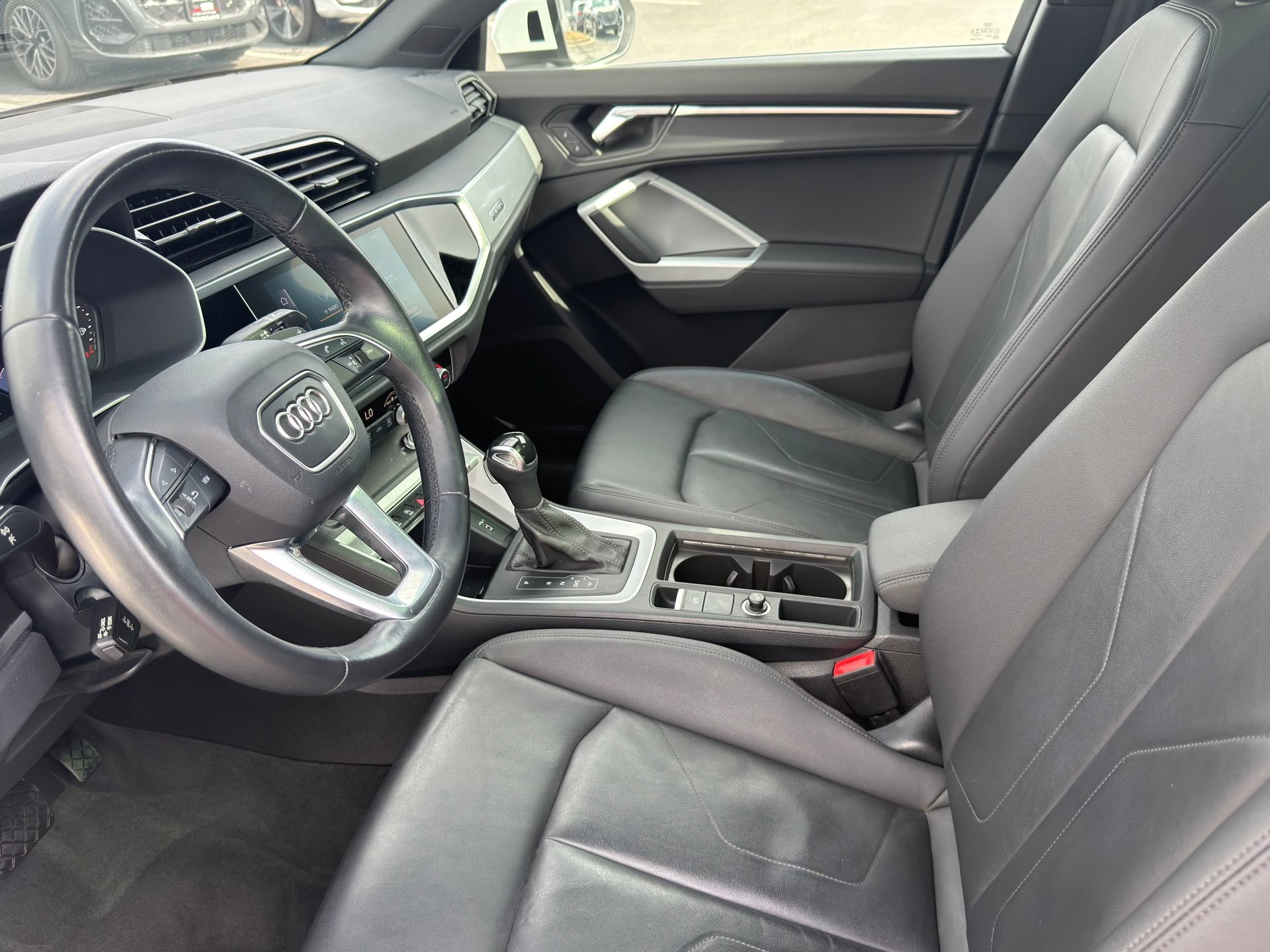 Used 2021 Audi Q3 2.0T Premium w/ Convenience Package AWD/4WD image 11
